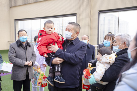 市政协主席吴小可赴市残疾人康复中心开展春节慰问